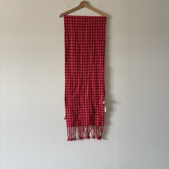 NWT Banana Republic Houndstooth Scarf Red Pink Fringe Preppy Old Money Scandi - Picture 10 of 14